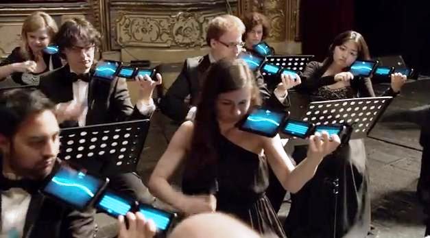 Como parte de la promoción de un banco europeo completamente digital, el banco BNP Paribas y la agencia B-Roll, contrataron 60 músicos con smartphones y tablets para tocar la ópera Carmen.