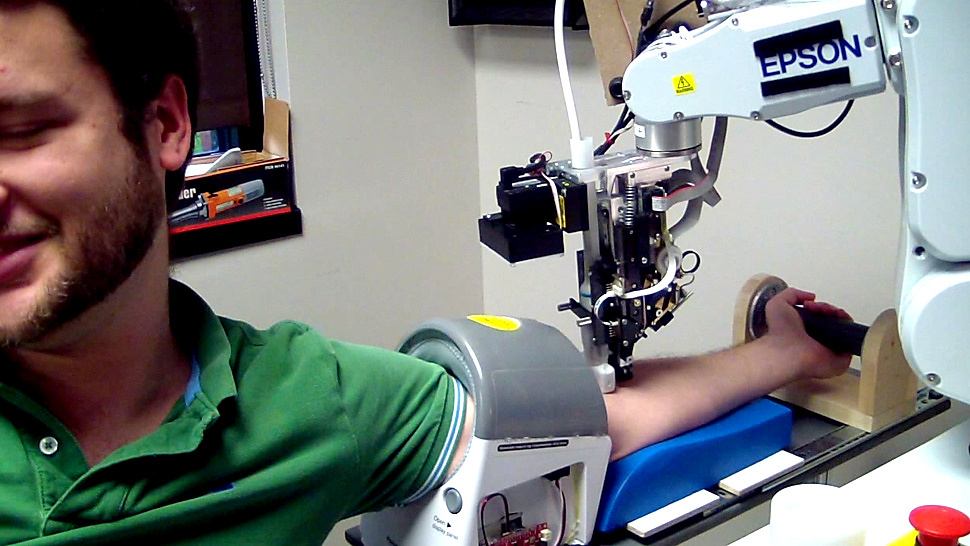 Robots le extraerán la sangre más rápido y de forma más precisa
