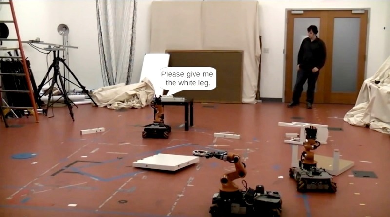 Enseñan a robots a pedir ayuda