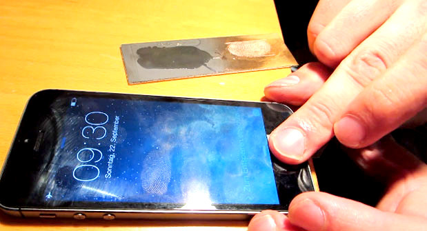 El hacker Starbug ha sido declarado ganador del concurso para hackear el escáner identificador de huellas del iPhone 5s.