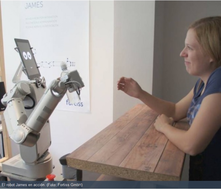 Robot lee lenguaje corporal para servir bebidas