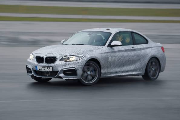 BMW presenta su carro de conducción autónoma