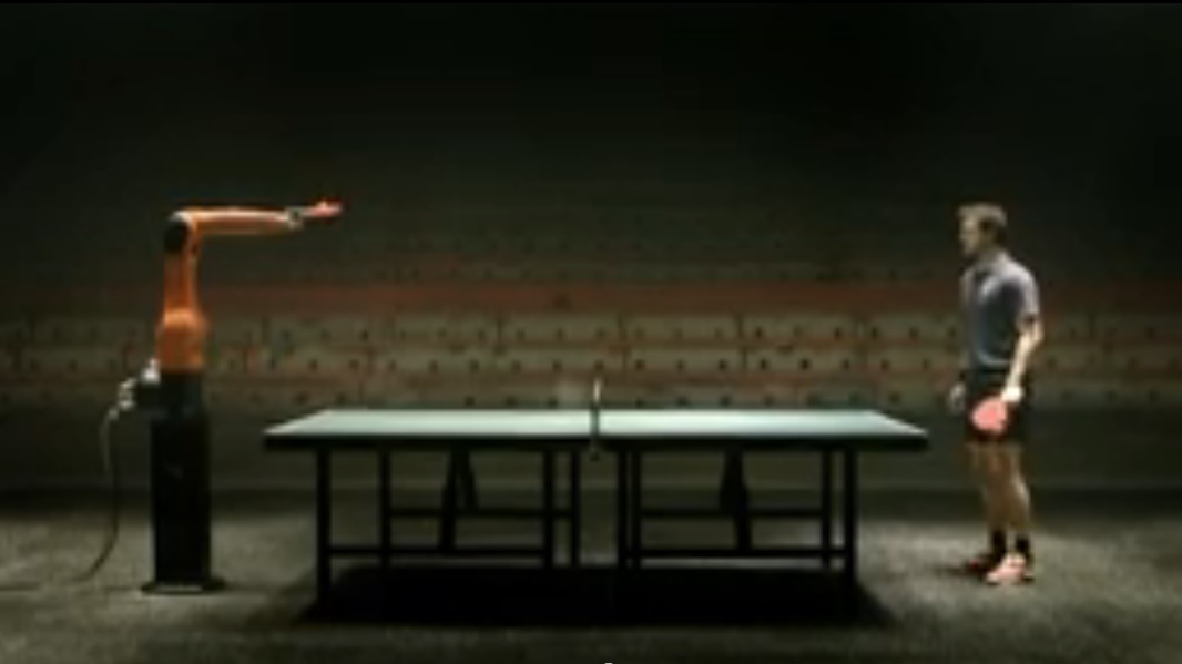 El juego del siglo en ping-pong de un Humano versus un Robot