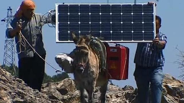 Burros con Wi-Fi, tecnología móvil y solar en Turquía