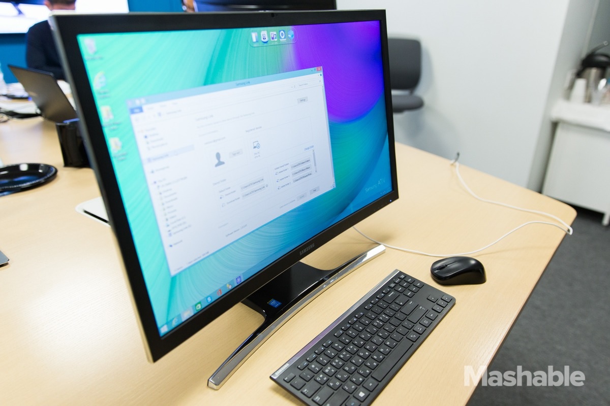 Ahora Samsung lanza su PC con pantalla curva como sus TVs