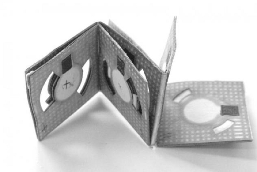 Fabrican pilas eléctricas baratas usando origami