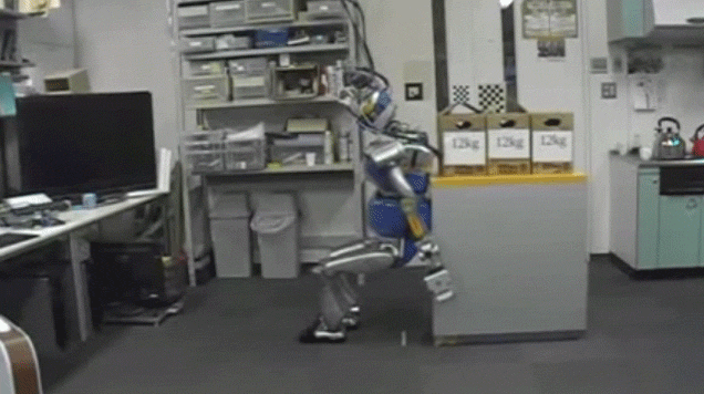 Robot aprende a empujar objetos como lo harían los humanos