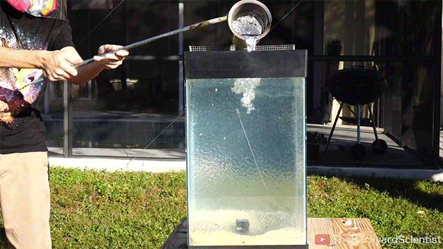 Aluminio fundido versus esferas de agua