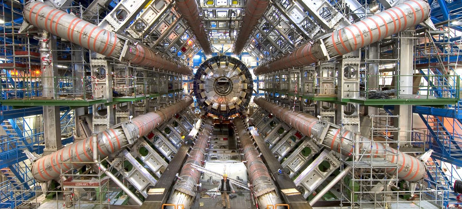 Un tour interactivo de 360 grados por el Gran Colisionador de Hadrones