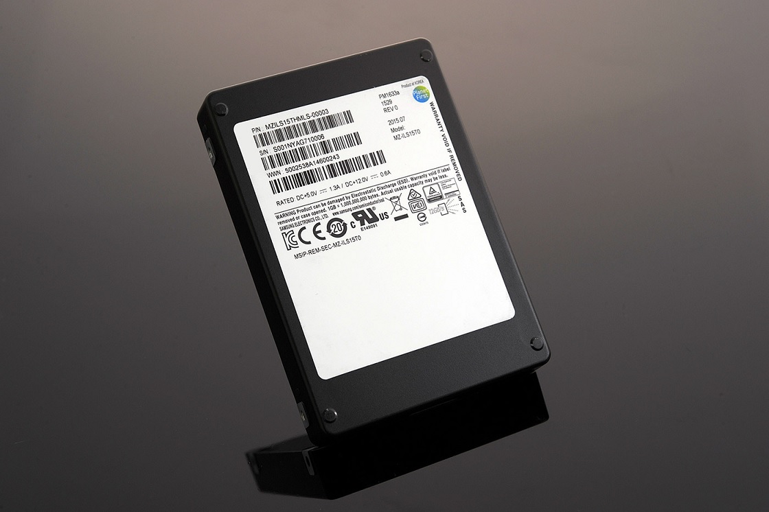 Samsung finalmente lanza al mercado su SSD de 16 TB