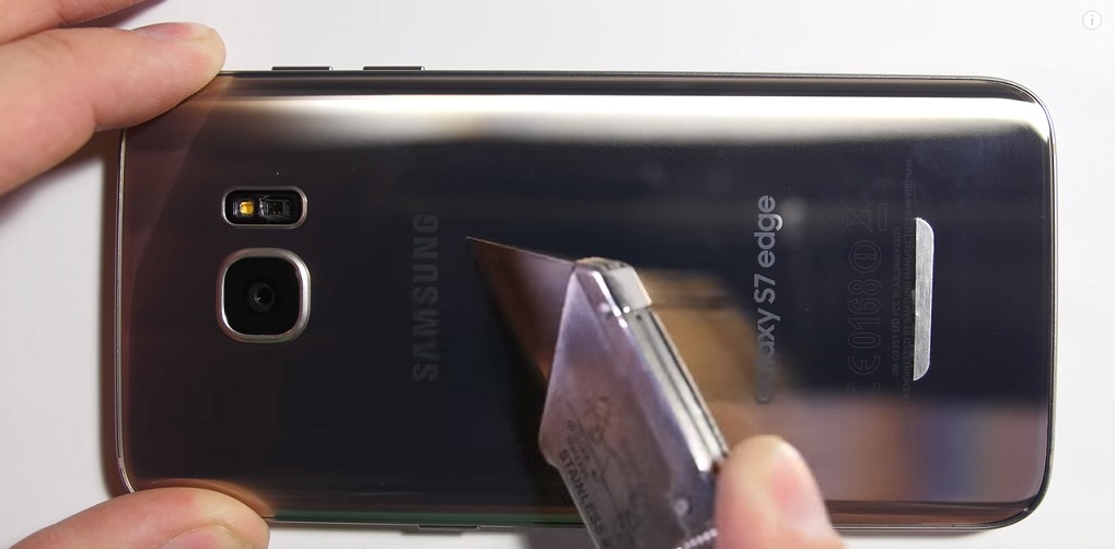 Torturando el Samsung Galaxy S7 Edge