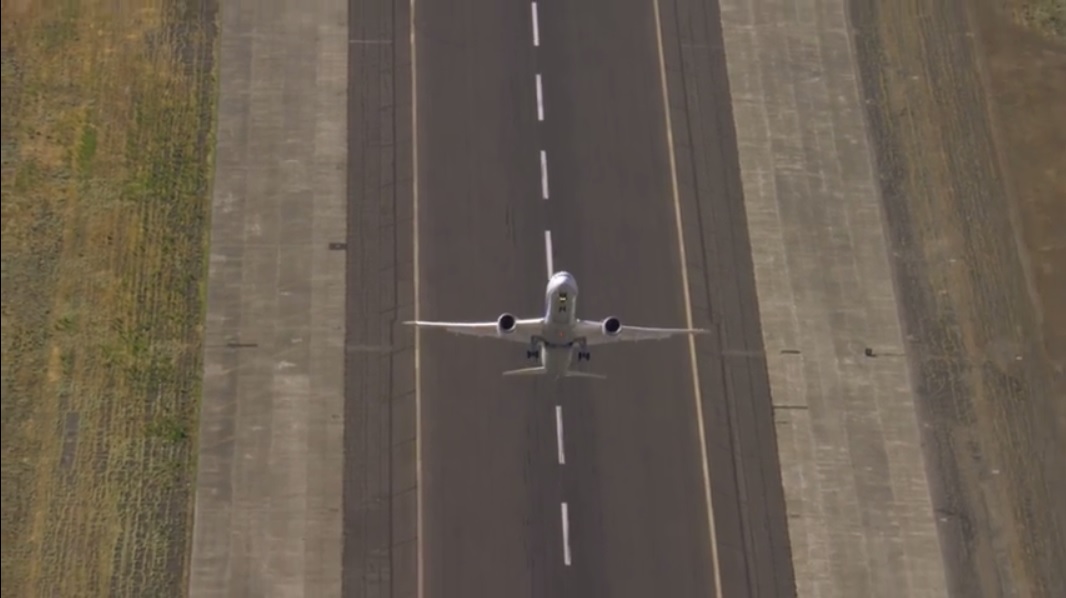 Vea el despegue vertical del nuevo avión de Boeing