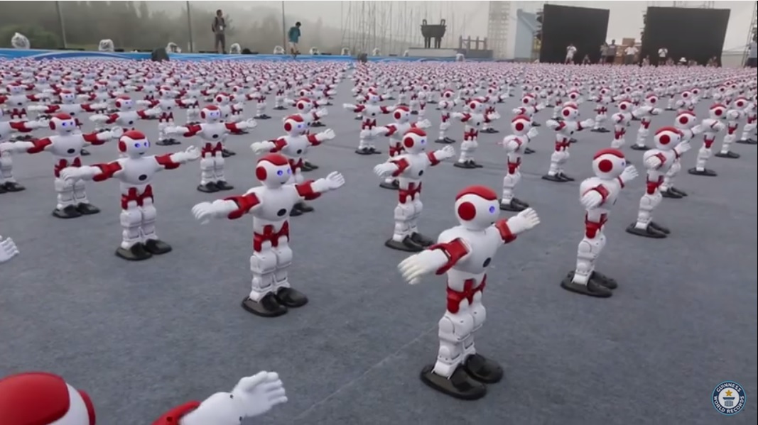 Récord mundial Guinness con más de mil robots bailando simultáneamente