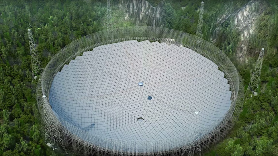 China pone en marcha el mayor telescopio del mundo para buscar vida extraterreste