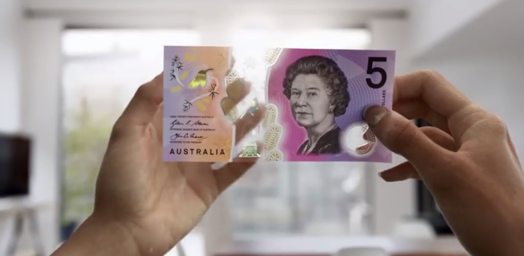 El nuevo billete de cinco dólares de Australia asombrosamente futurista
