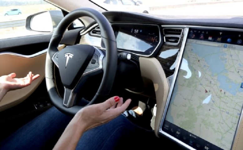El Autopilot de Tesla se anticipa a un accidente en tiempo real