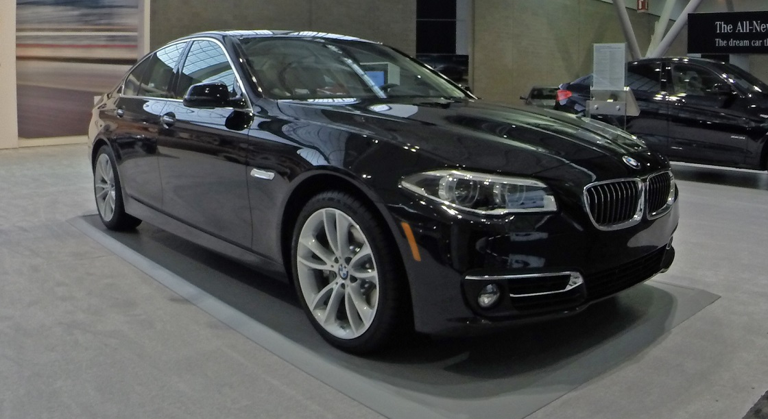 BMW bloquea remotamente automóvil robado con el ladrón todavía adentro
