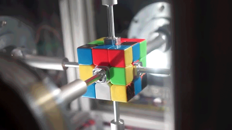 Robot resuelve un cubo de Rubik en 0.38 segundos!