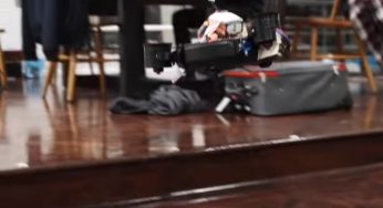 Logran hacer una aspiradora robot voladora