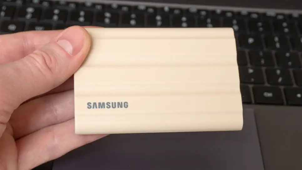 Disco de estado sólido portátil de Samsung sobrevive a caídas de 3 metros