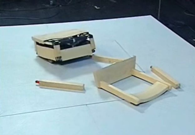 Silla robótica capaz de armarse por sí misma