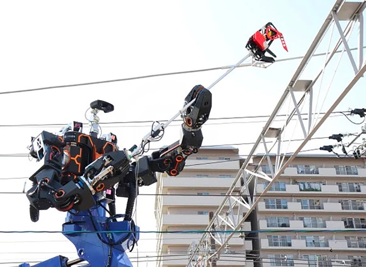 En Japón crean un robot humanoide gigante para usarse en construcción