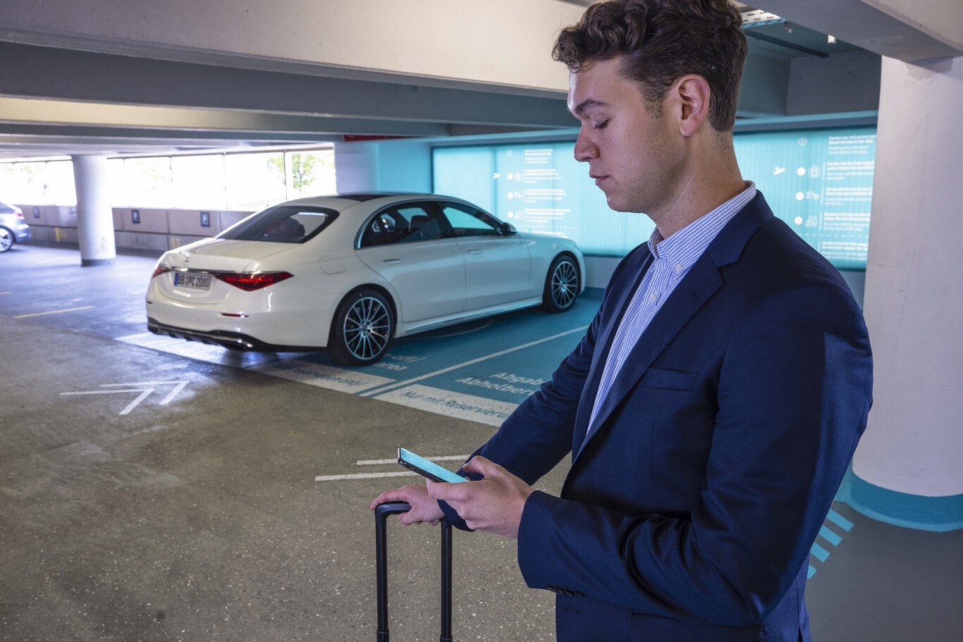 Mercedes muestra en video alucinante aparcamiento sin conductor