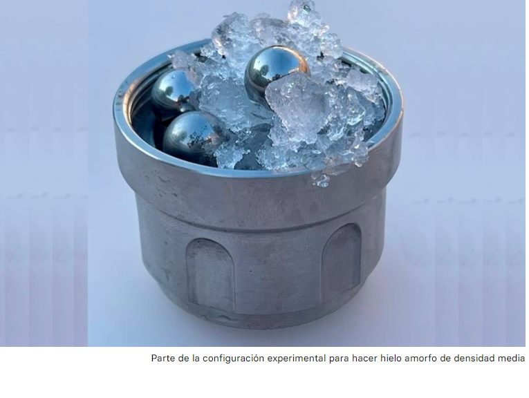 Hallan una nueva forma de hielo con propiedades de agua sólida y líquida simultáneas