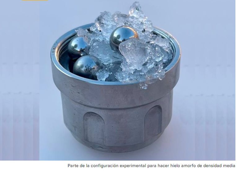 Hallan una nueva forma de hielo con propiedades de agua sólida y líquida simultáneas