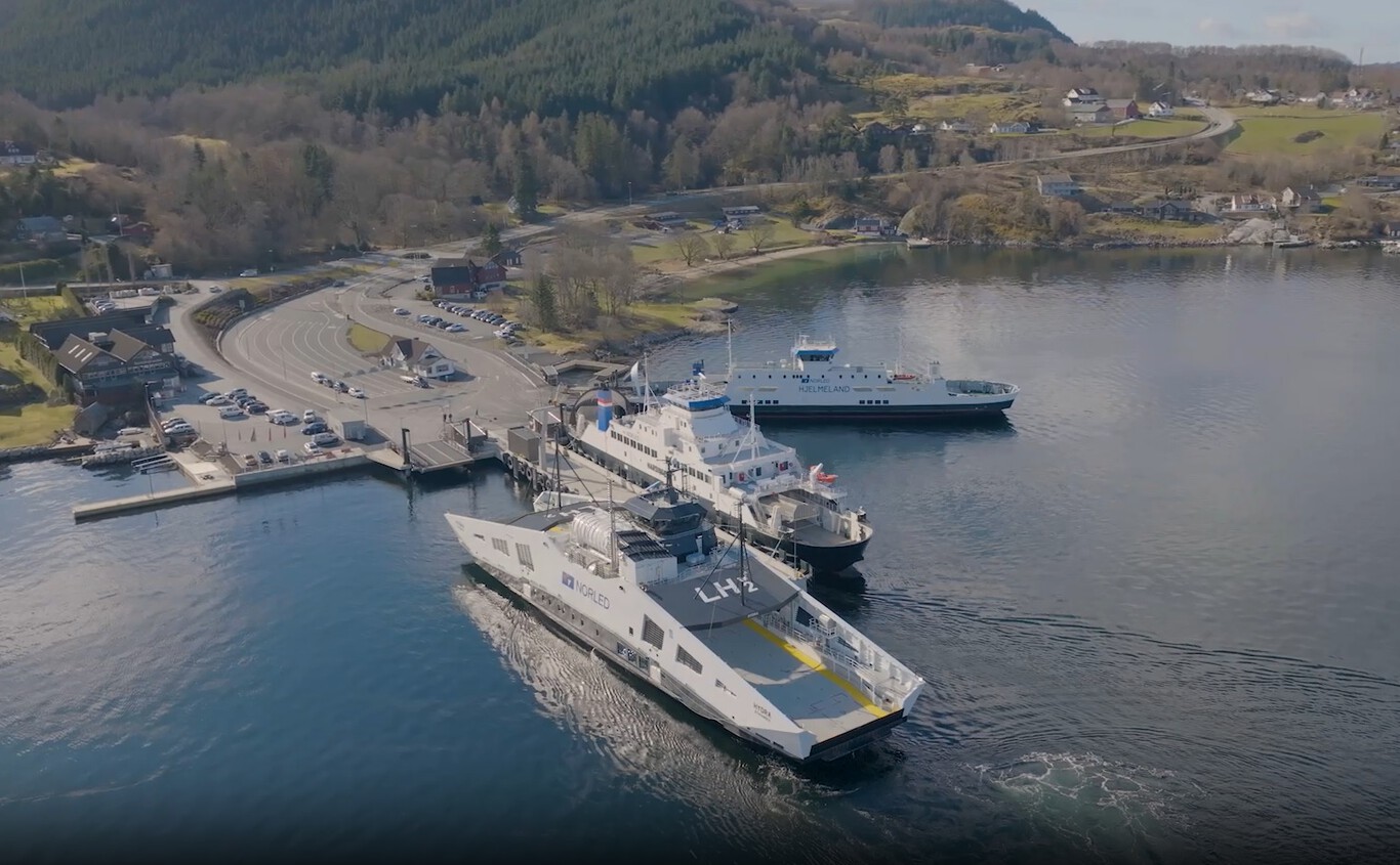 Noruega ha estrenado el primer ferri propulsado por hidrógeno líquido