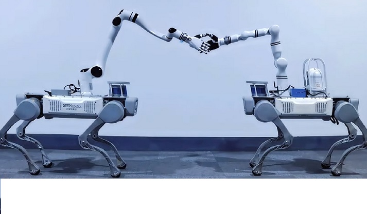 Crean perro robot con una mano robótica de cinco dedos