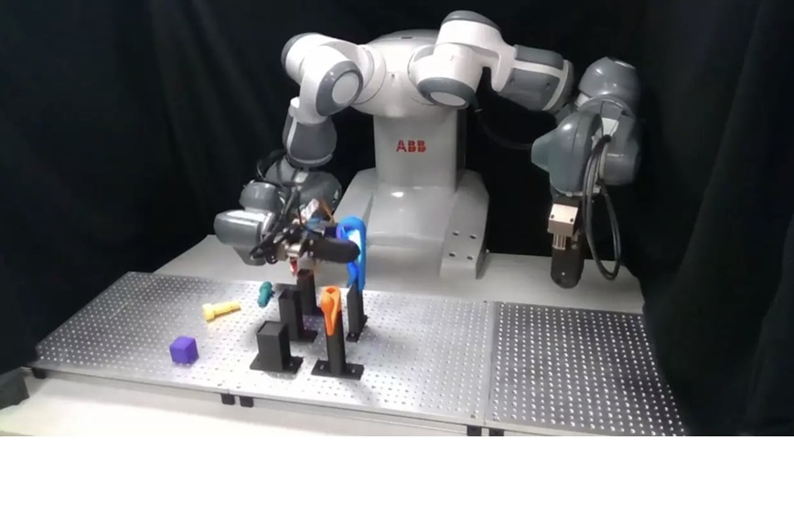 Robots entrenados con simulaciones para recoger y colocar objetos de forma fiable